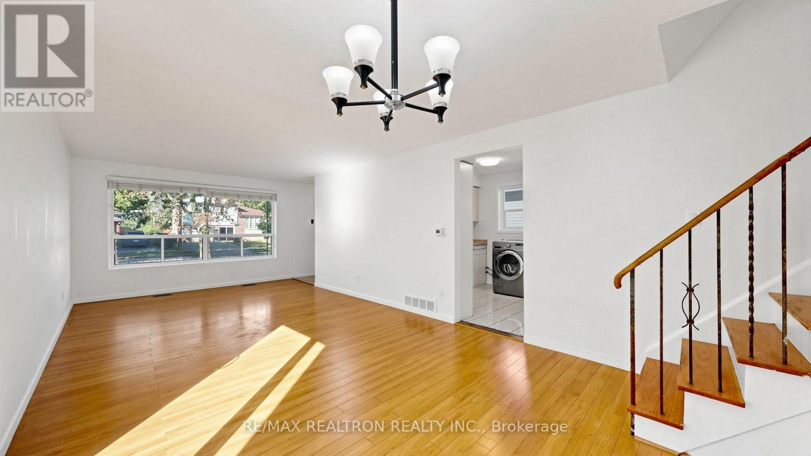 23 Lesgay Crescent, Toronto, Ontario  M2J 2H9 - Photo 8 - C13837480