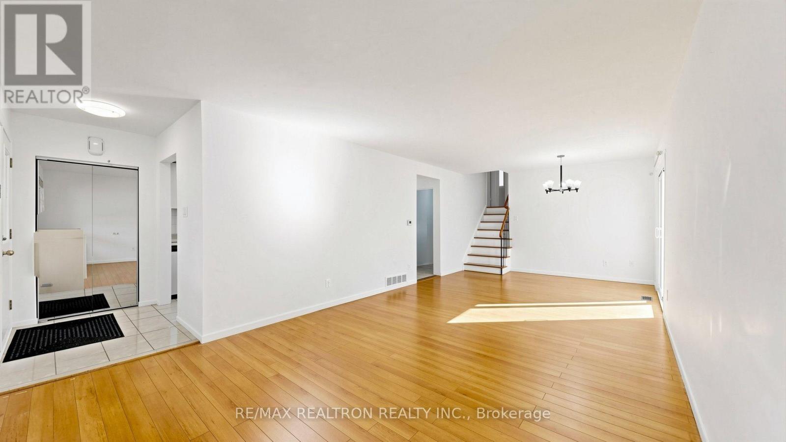 23 Lesgay Crescent, Toronto, Ontario  M2J 2H9 - Photo 9 - C13837480