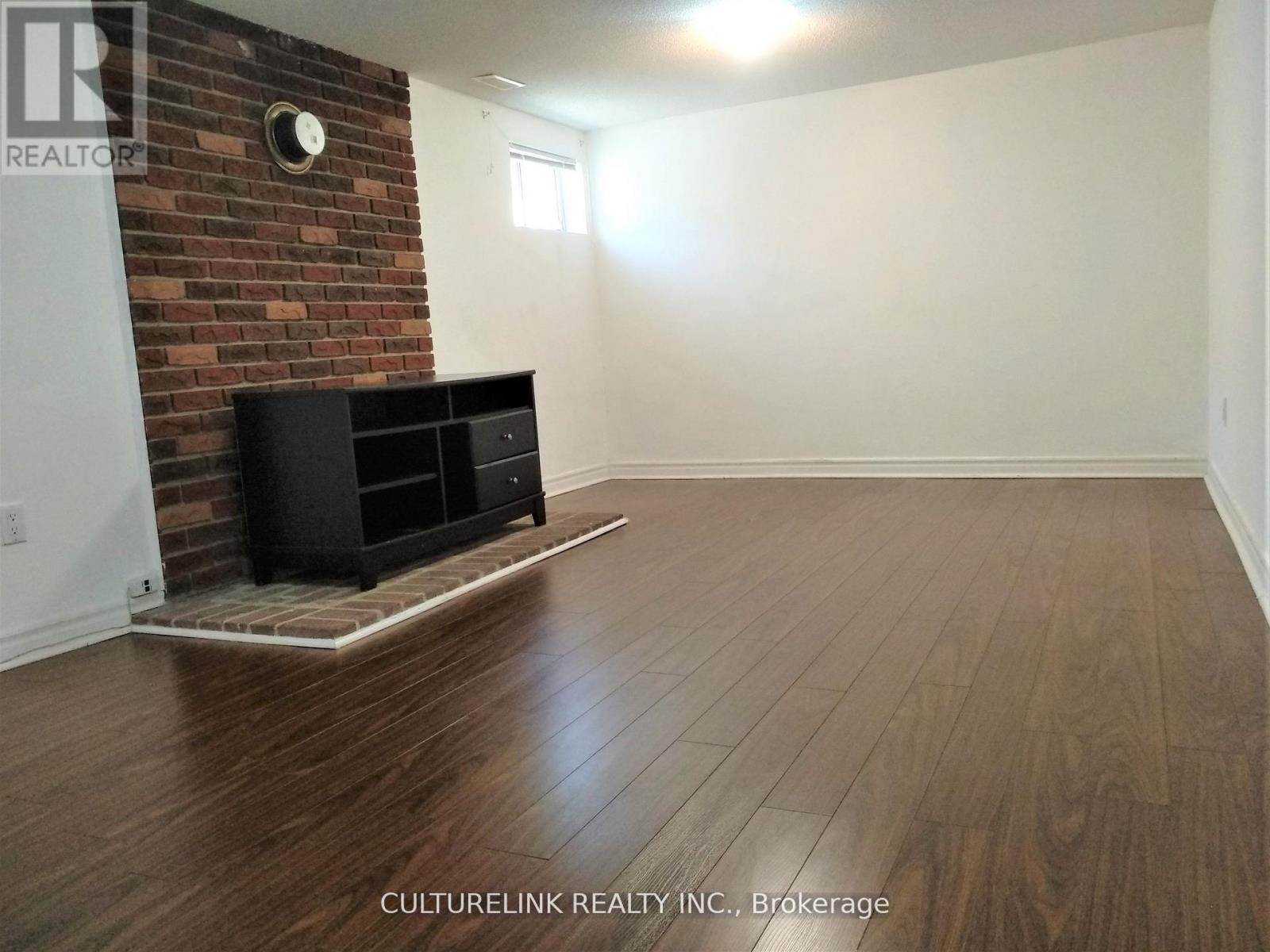 Bsmt - 30 Rockport Crescent, Richmond Hill (Crosby), Ontario  L4C 2L6 - Photo 2 - N13837492