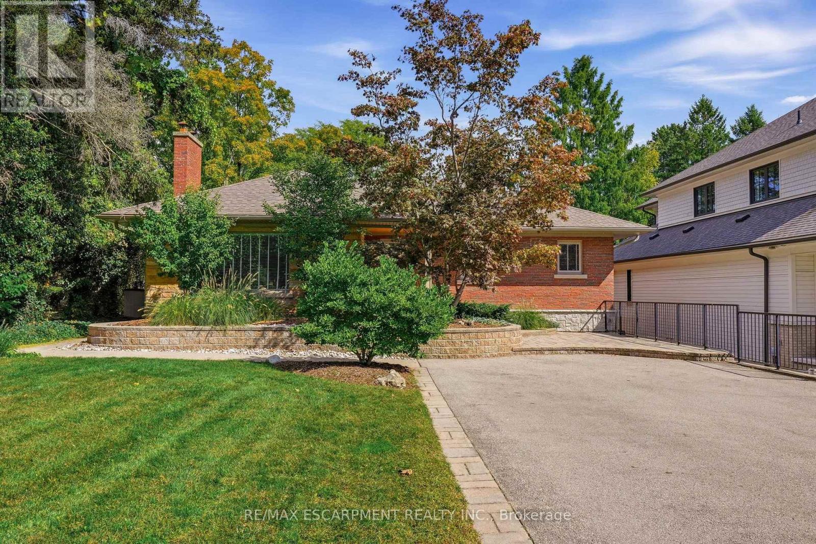 MAIN - 707 KING ROAD, Burlington, Ontario