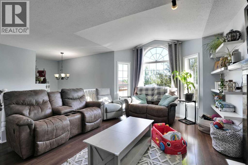 106 Strathaven Bay