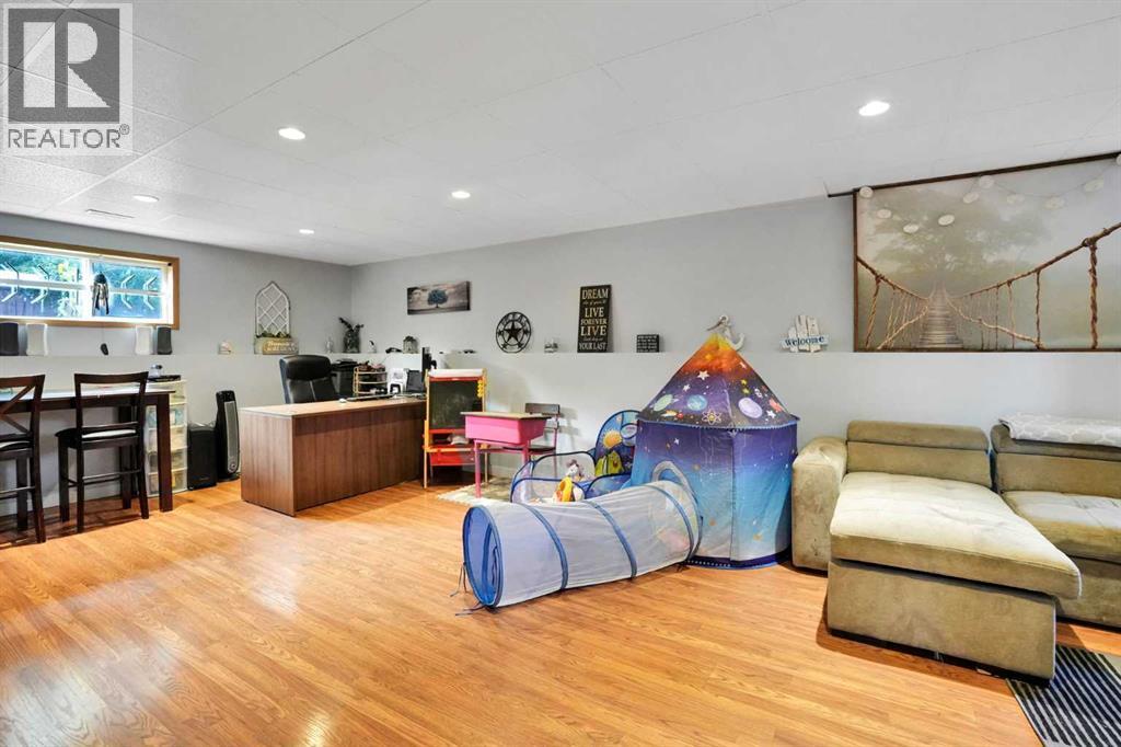 106 Strathaven Bay