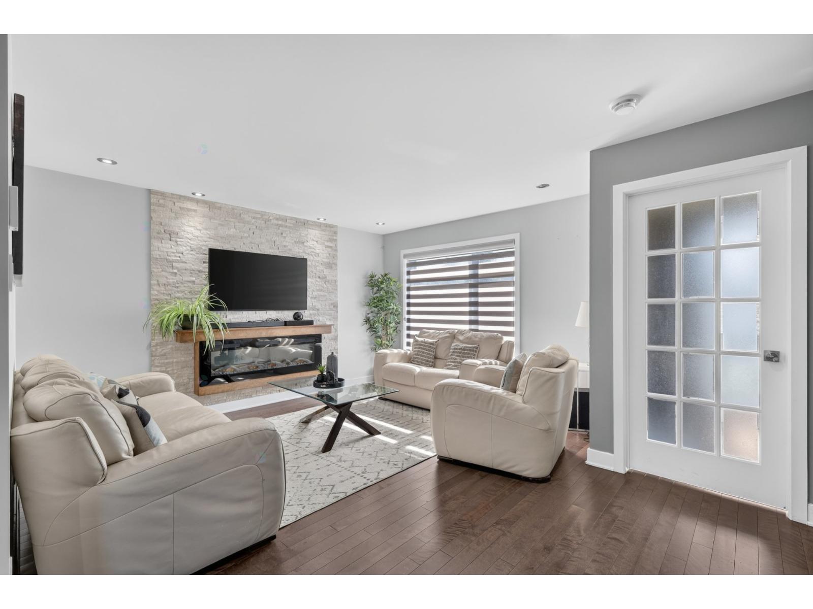 3504 Rue des Semis Longueuil (Le Vieux-Longueuil) Quebec Canada J4M0B4 5