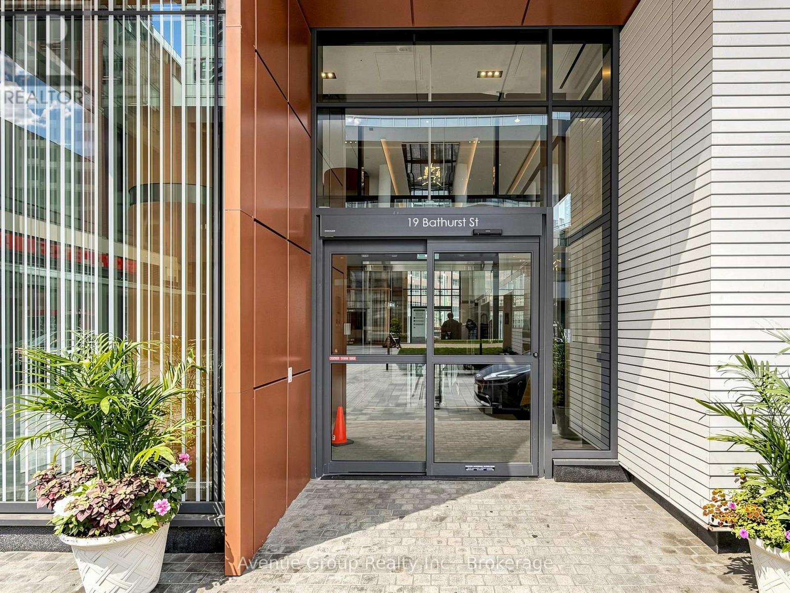 1105 - 19 Bathurst Street, Toronto, Ontario  M5V 0N2 - Photo 5 - C13800604