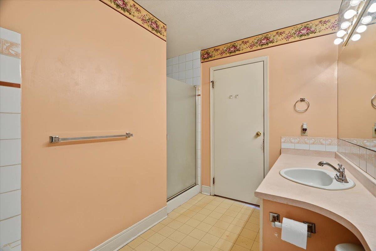 201 13863 100 Avenue, Surrey, British Columbia  V3T 5P5 - Photo 26 - R3156325