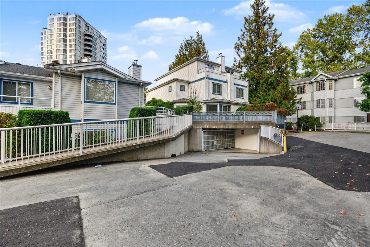 201 13863 100 AVENUE, Surrey, British Columbia