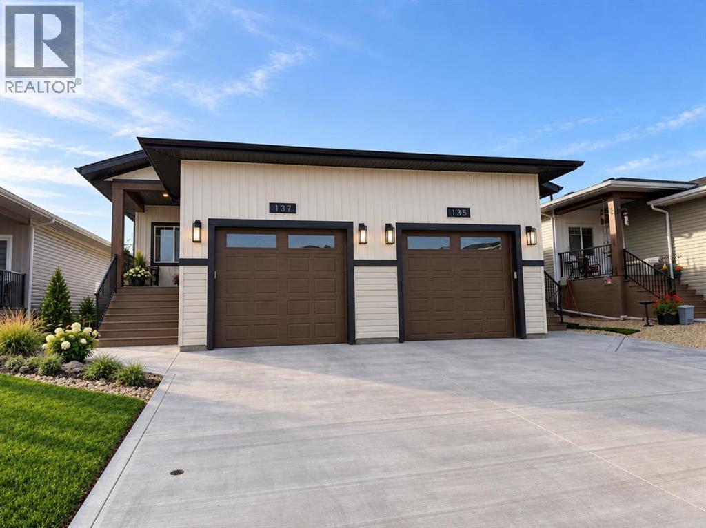 60 Gray Close