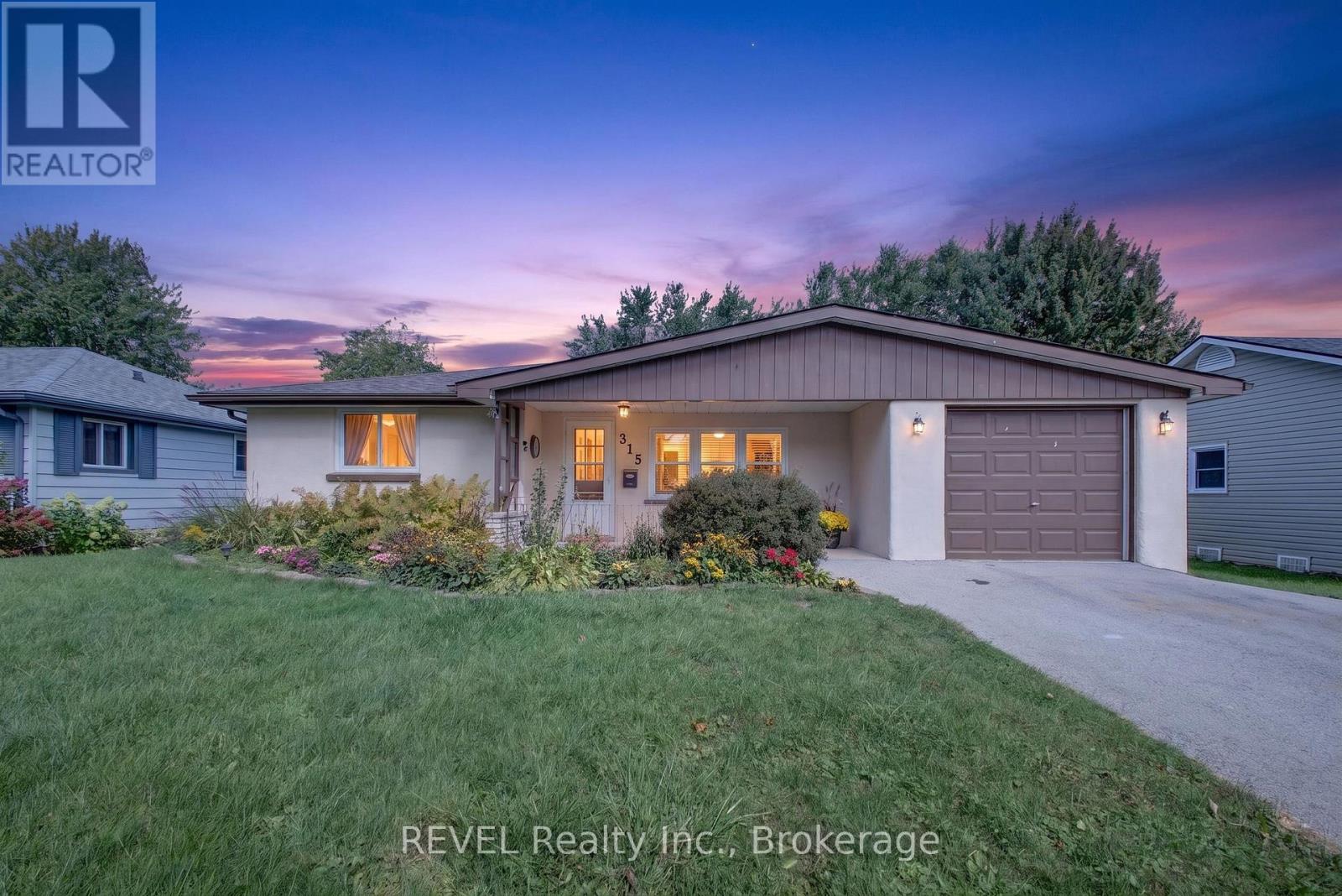 315 Park Avenue W, Haldimand, Ontario  N1A 1M7 - Photo 2 - X13837566