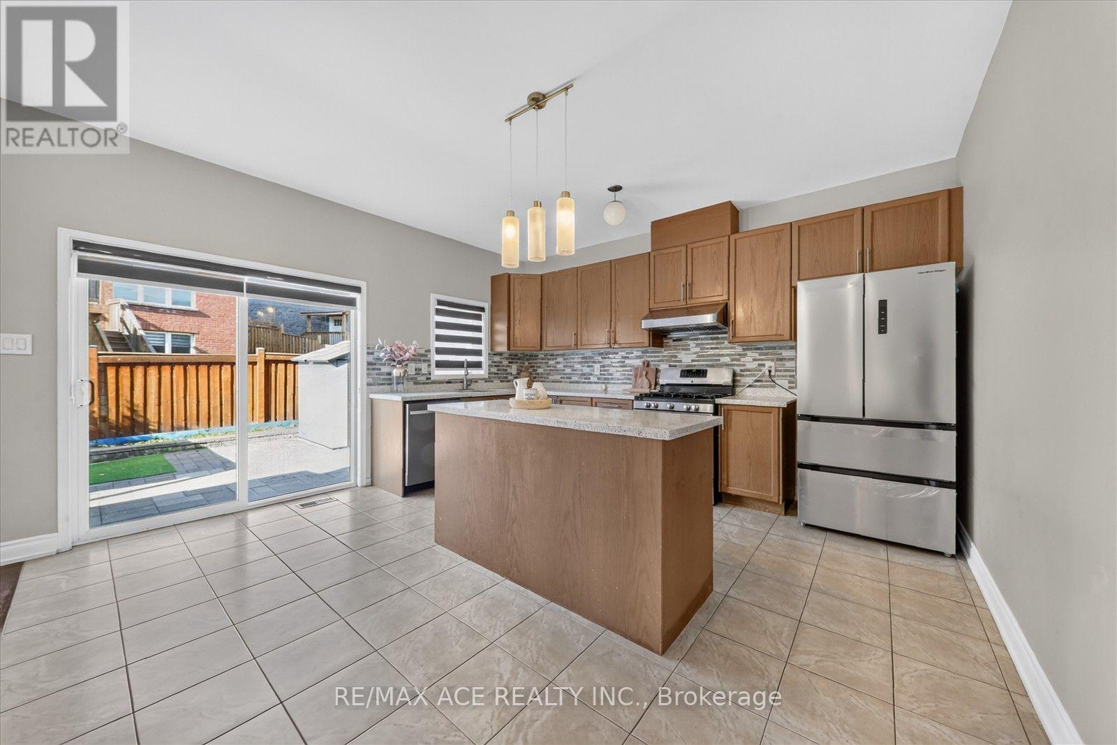 39 Skelton Crescent, Ajax, Ontario  L1Z 1R4 - Photo 14 - E13837604