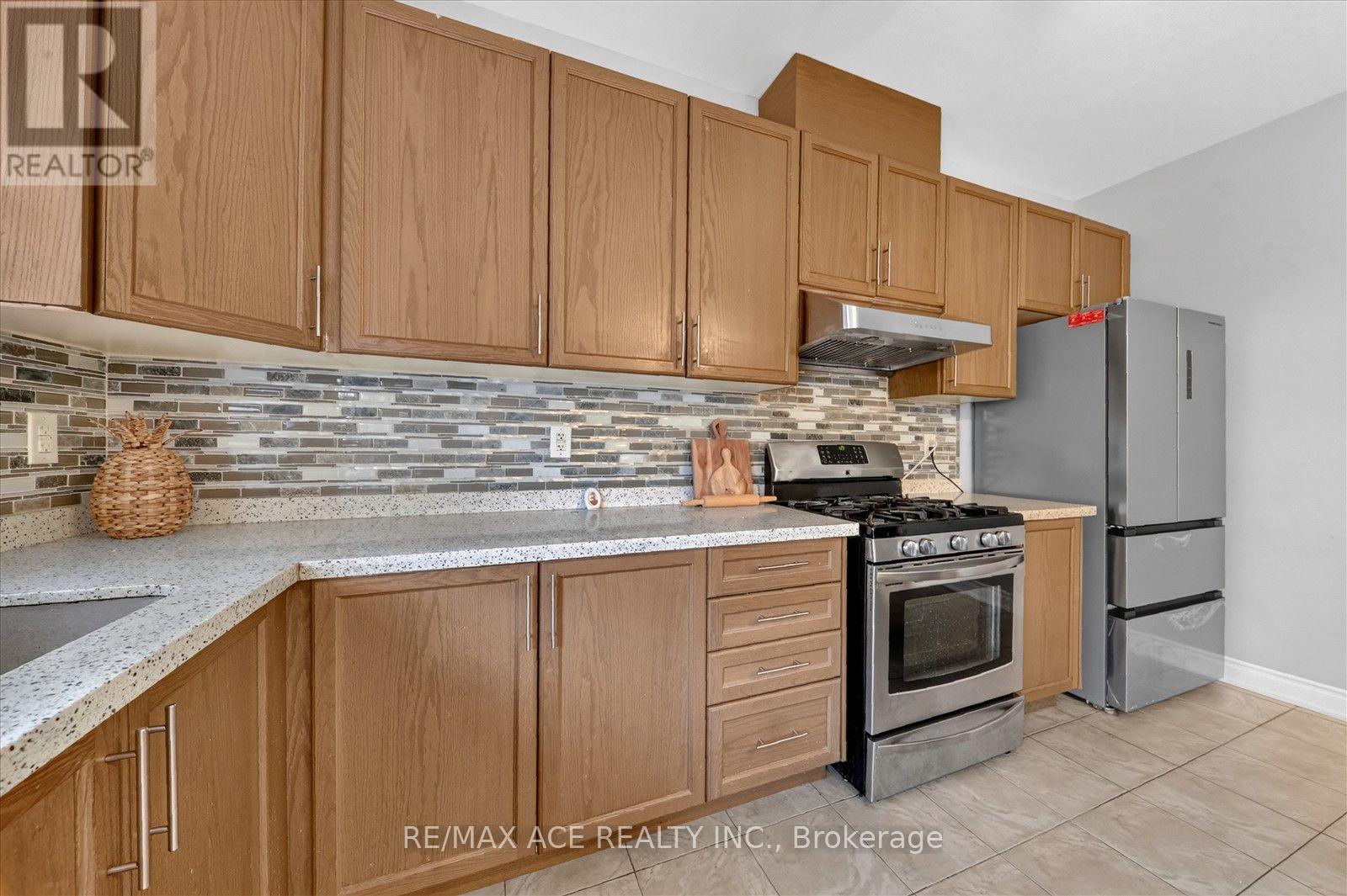 39 Skelton Crescent, Ajax, Ontario  L1Z 1R4 - Photo 16 - E13837604