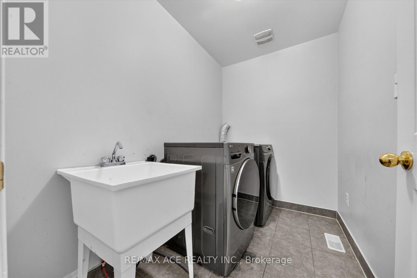 39 Skelton Crescent, Ajax, Ontario  L1Z 1R4 - Photo 29 - E13837604