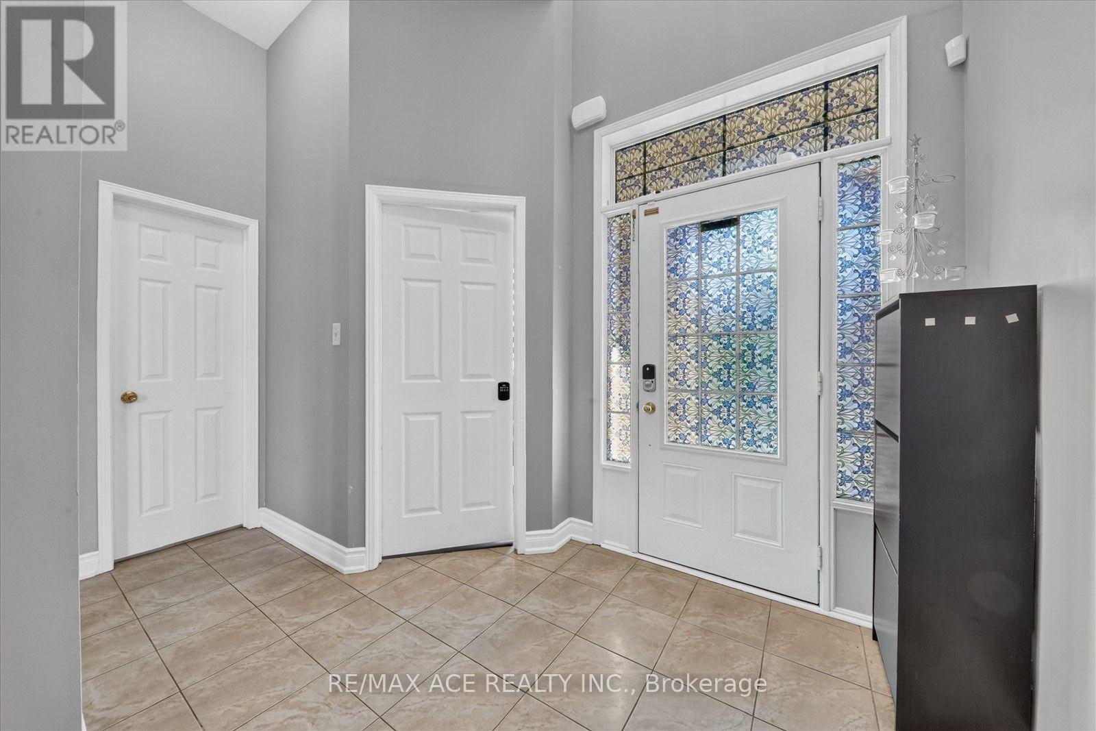 39 Skelton Crescent, Ajax, Ontario  L1Z 1R4 - Photo 6 - E13837604