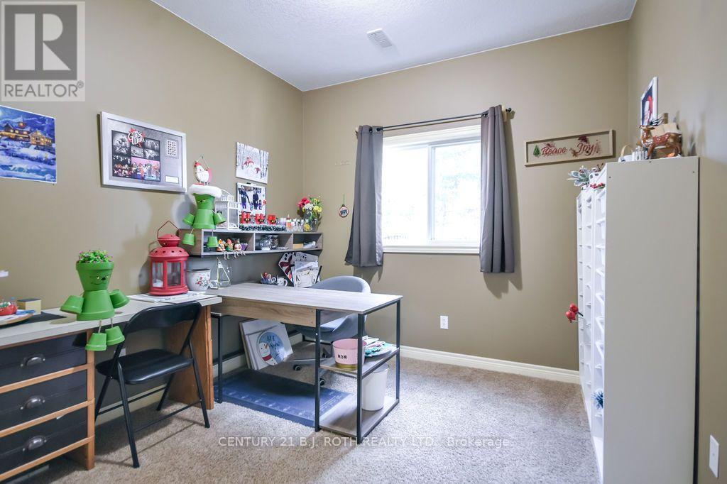 21 Armeda Clow Crescent, Essa, Ontario  L0M 1B2 - Photo 28 - N13837608