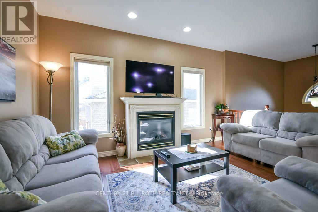 21 Armeda Clow Crescent, Essa, Ontario  L0M 1B2 - Photo 7 - N13837608