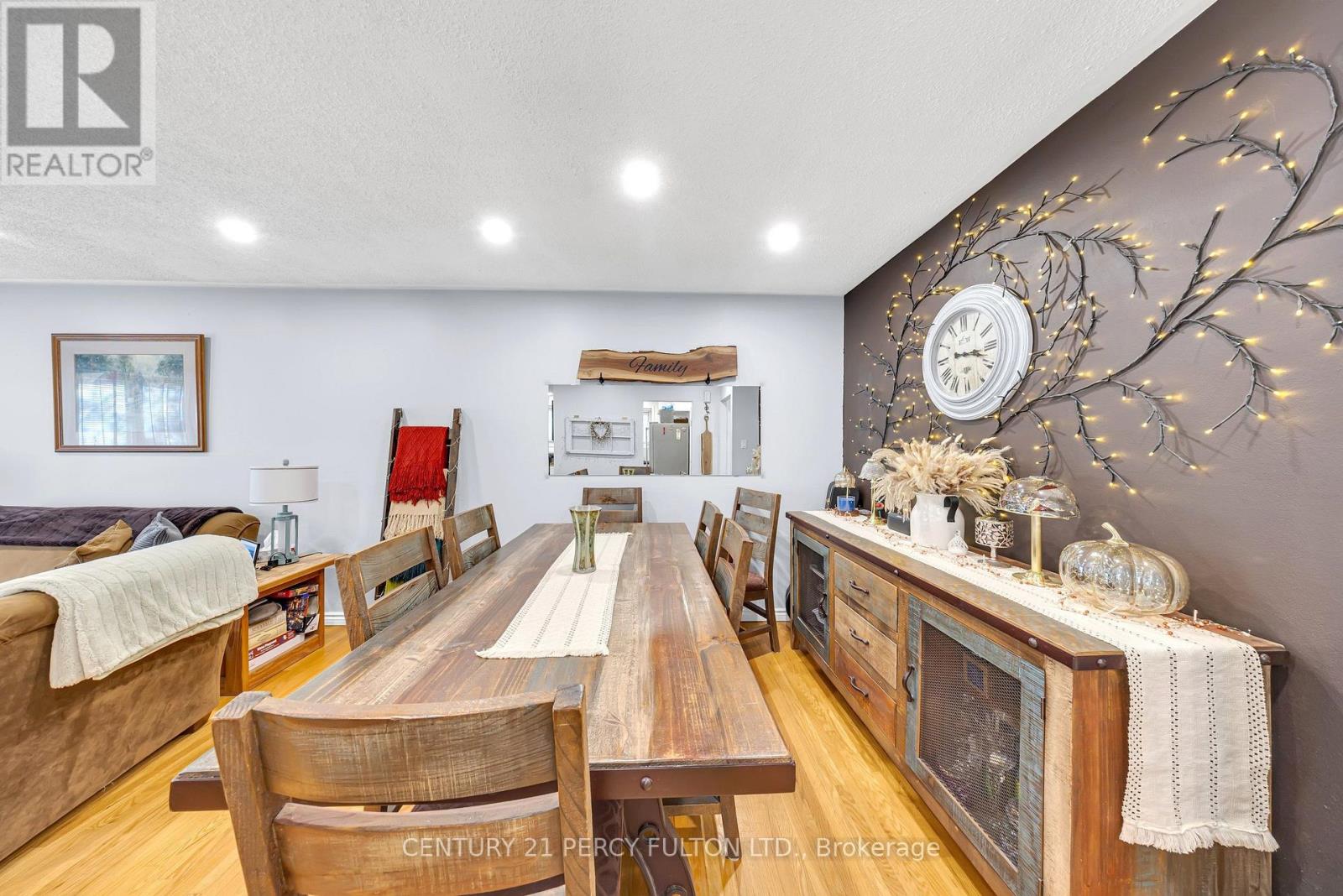 719 Balaton Avenue, Pickering, Ontario  L1W 1W3 - Photo 10 - E13680018