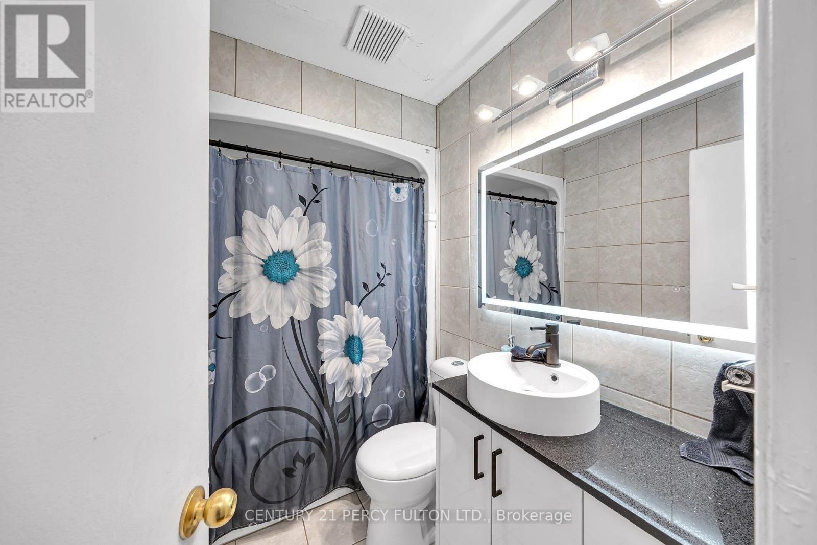 719 Balaton Avenue, Pickering, Ontario  L1W 1W3 - Photo 9 - E13680018