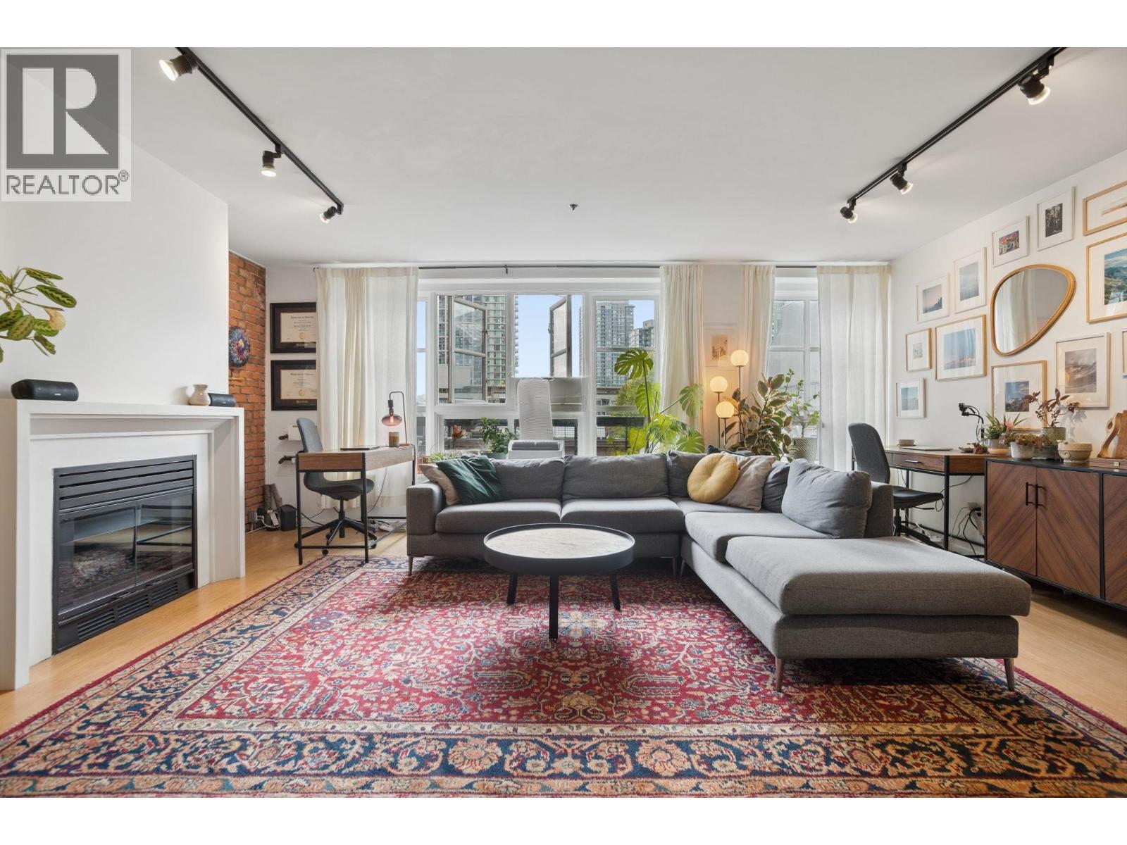 305 1066 HAMILTON STREET, Vancouver, British Columbia