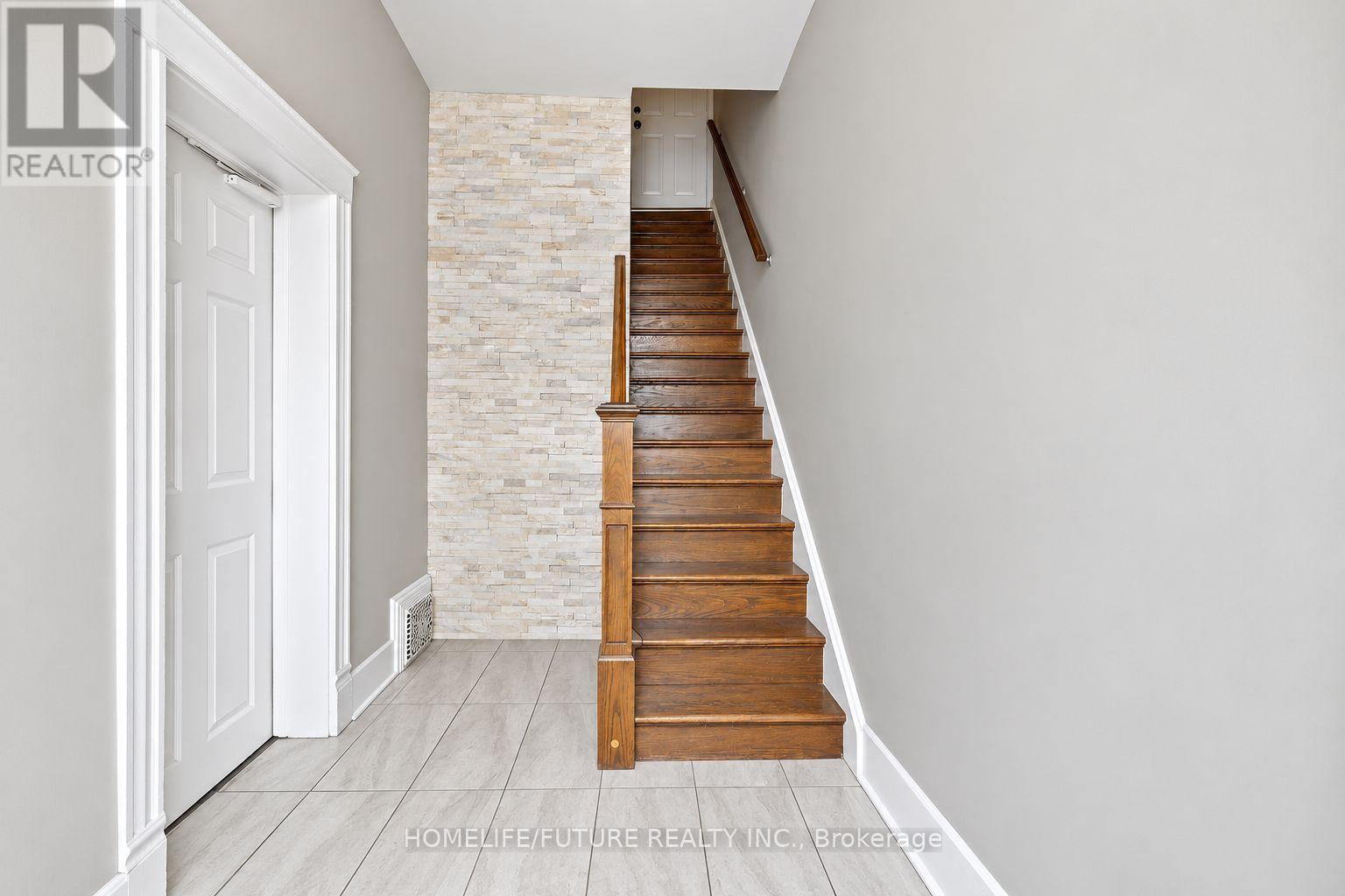 181 West Avenue, Hamilton (Landsdale), Ontario  L8L 5C7 - Photo 12 - X13837554