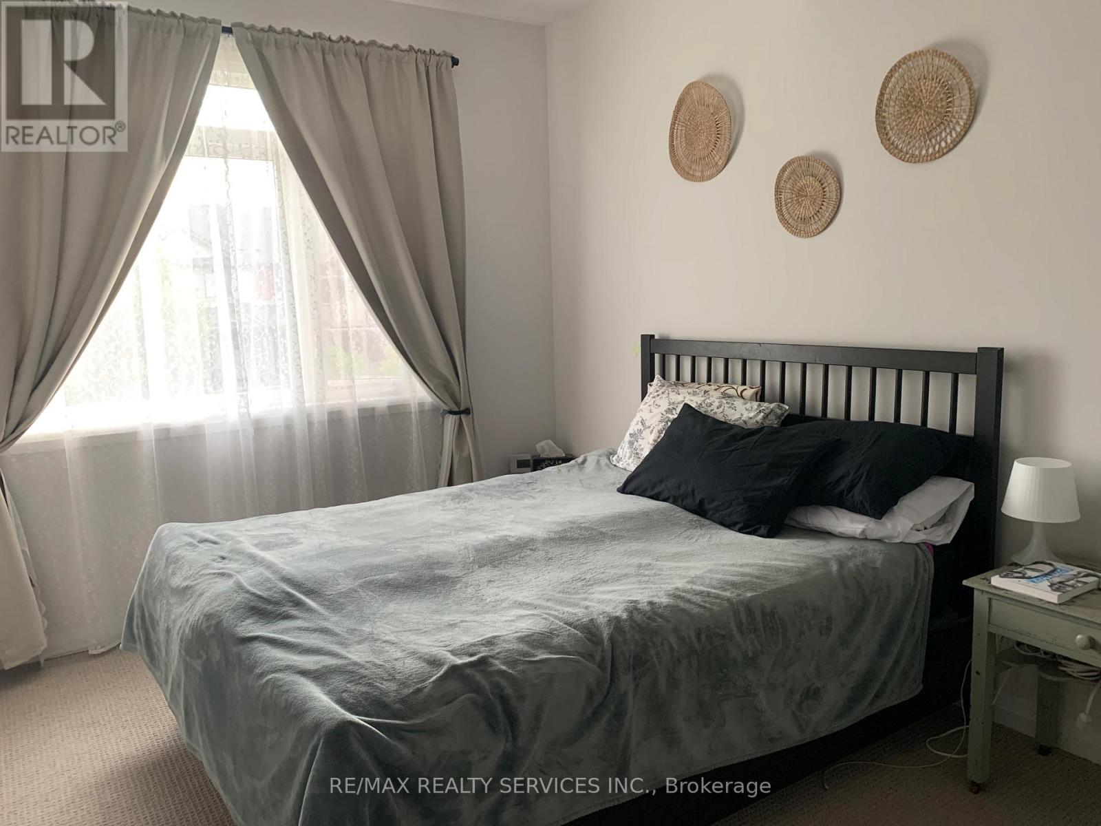 6 Shay Lane, Hamilton (Meadowlands), Ontario  L9G 3K9 - Photo 5 - X13837570