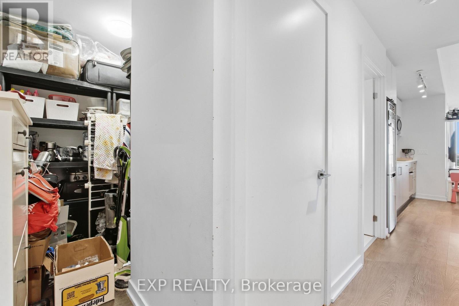 1712 - 1928 Lake Shore Boulevard W, Toronto, Ontario  M6S 0B1 - Photo 5 - W13837606