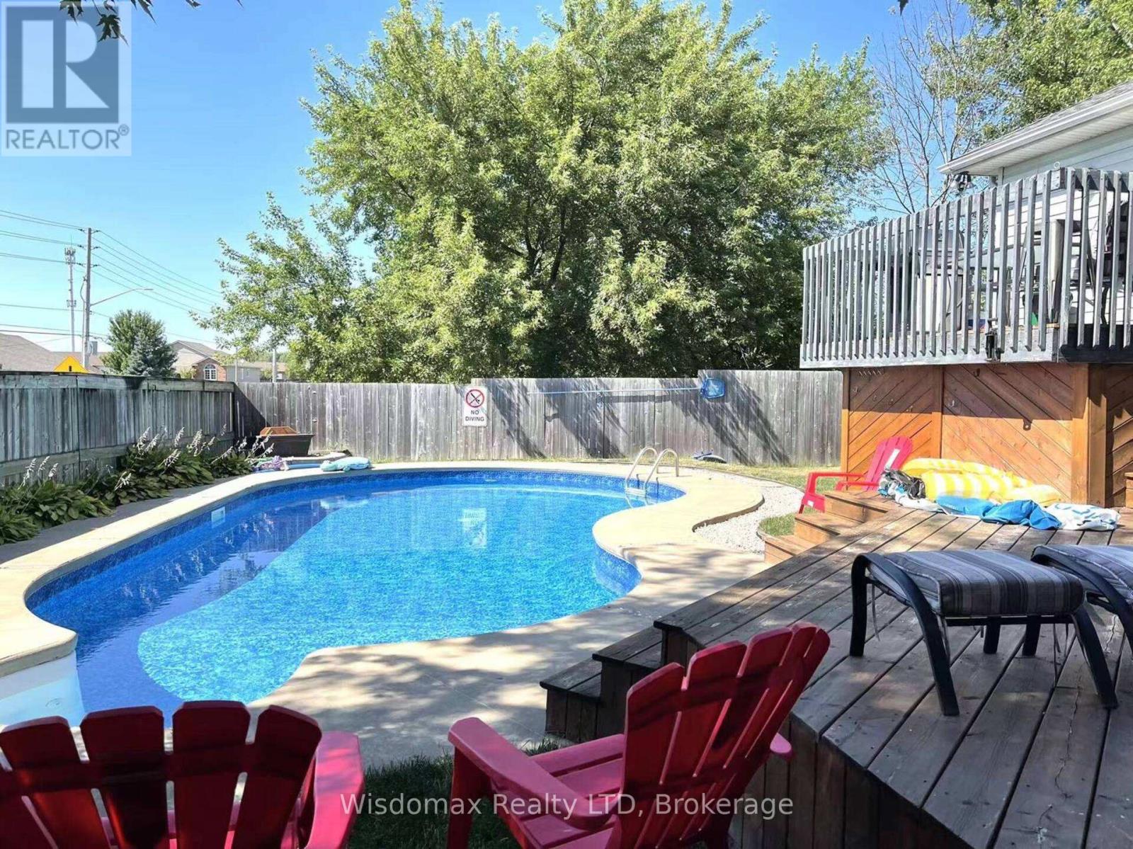 8272 Woodsview Crescent, Niagara Falls, Ontario  L2H 3G1 - Photo 2 - X13821894