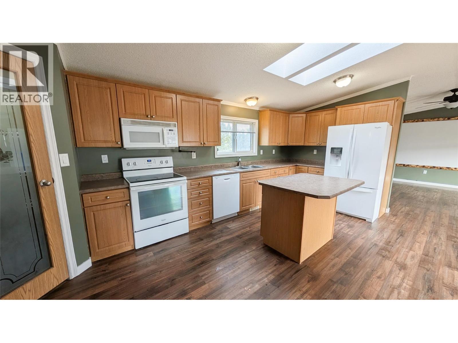 4811 Crescentwood Drive, Edgewater, British Columbia  V0A 1E0 - Photo 5 - 10402139