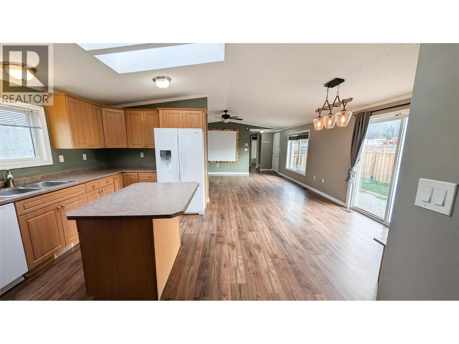 4811 Crescentwood Drive, Edgewater, British Columbia  V0A 1E0 - Photo 6 - 10402139