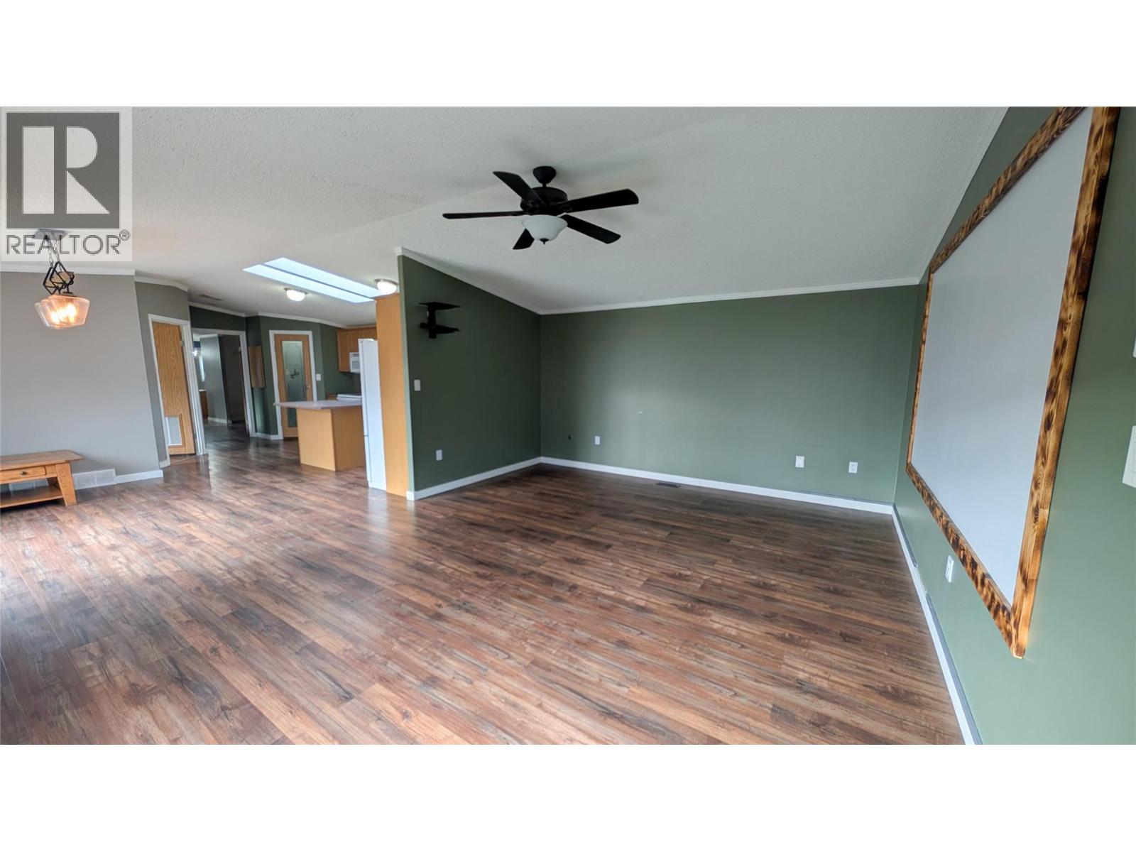 4811 Crescentwood Drive, Edgewater, British Columbia  V0A 1E0 - Photo 9 - 10402139