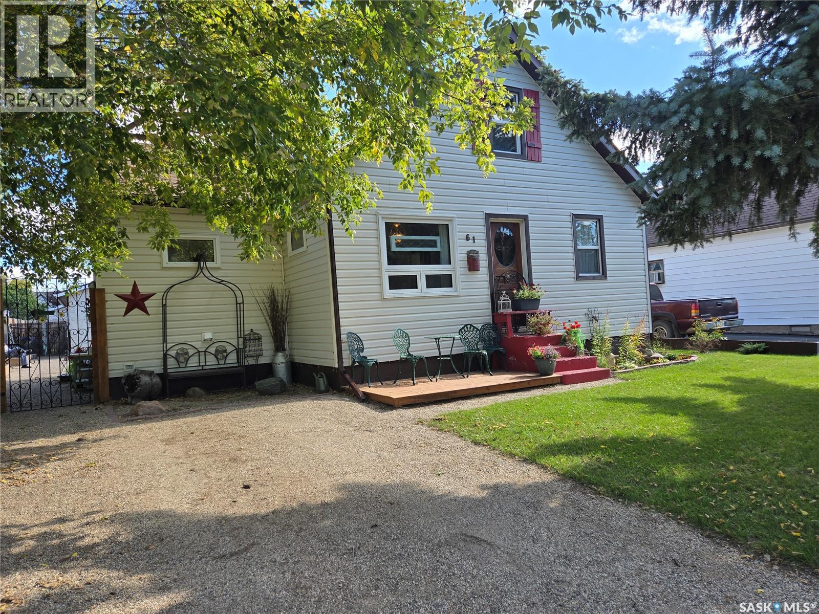 61 Antrim Street, Lanigan, Saskatchewan  S0K 2M0 - Photo 2 - SK049788