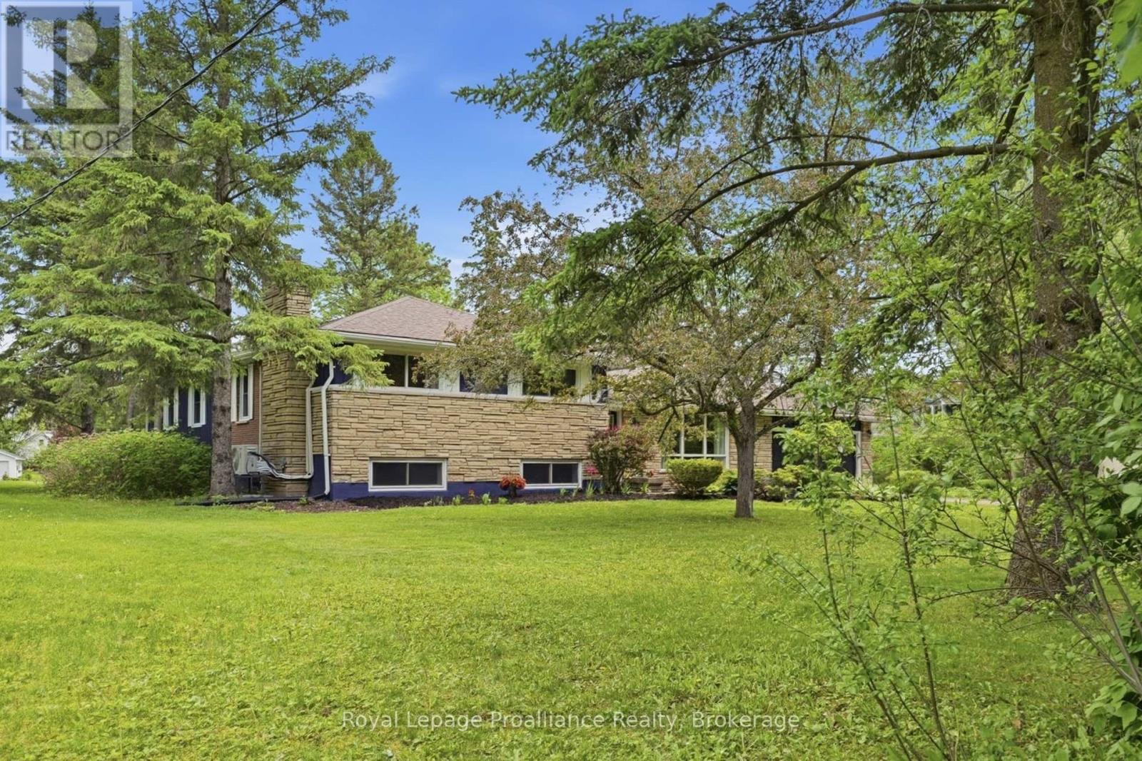 51 Selena Avenue, Belleville, Ontario  K8P 4C5 - Photo 4 - X13247528