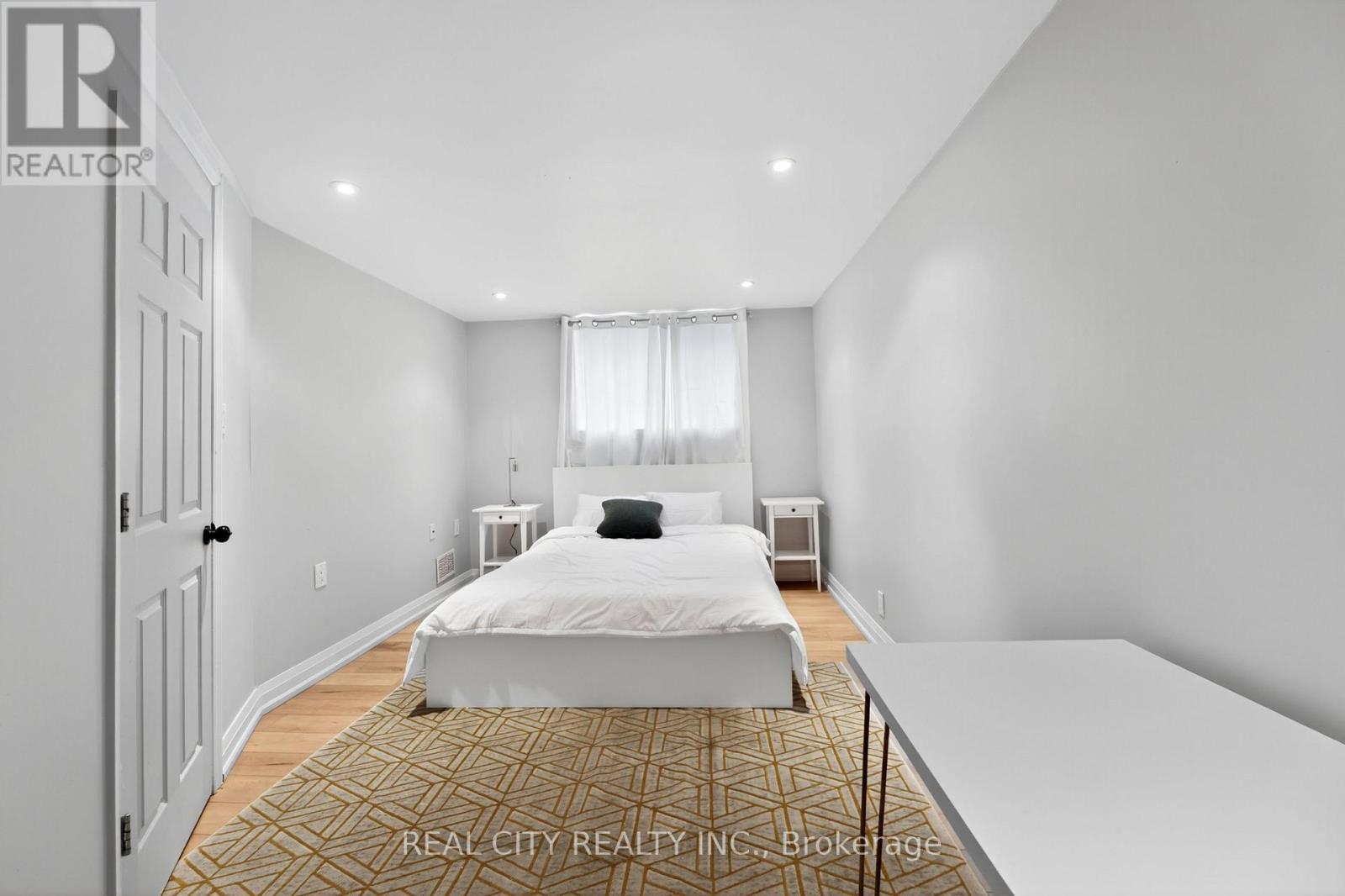 Basement Unit - 3385 Morningstar Drive, Mississauga, Ontario  L4T 1X6 - Photo 6 - W13837634