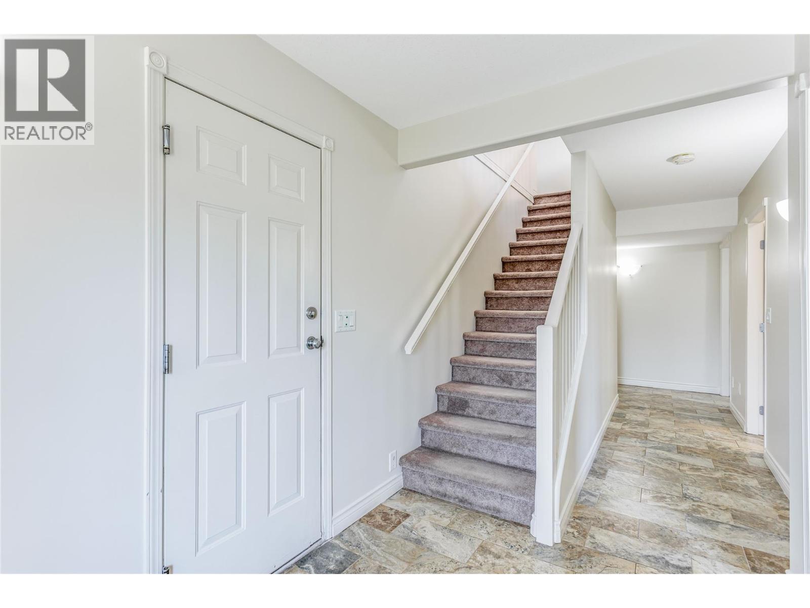 171 Surel Court, Kelowna, British Columbia  V1X 7Y3 - Photo 4 - 10402046