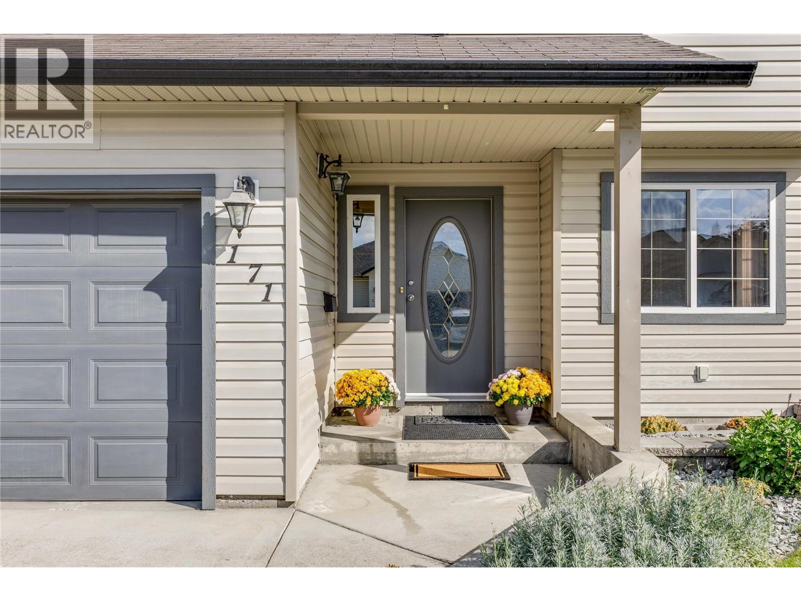171 Surel Court, Kelowna, British Columbia  V1X 7Y3 - Photo 3 - 10402046