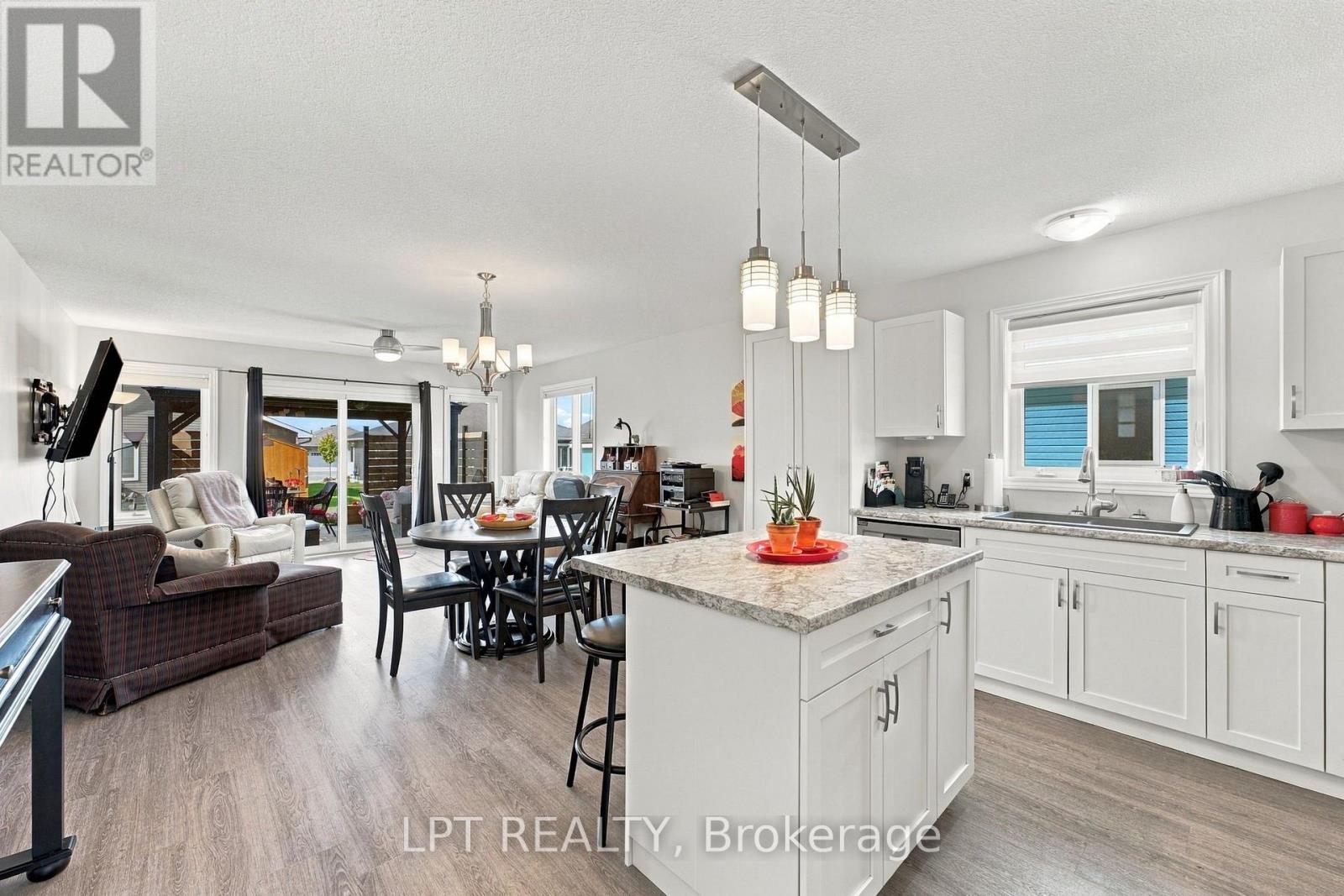 102 Huron Heights Drive, Ashfield-Colborne-Wawanosh, Ontario  N7A 0C6 - Photo 12 - X13775666