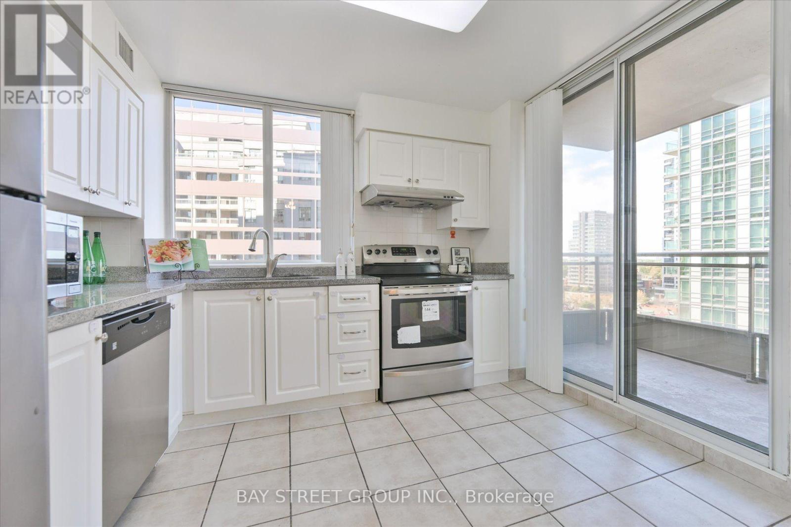 1210 - 260 Doris Avenue, Toronto, Ontario  M2N 6X9 - Photo 11 - C13837638