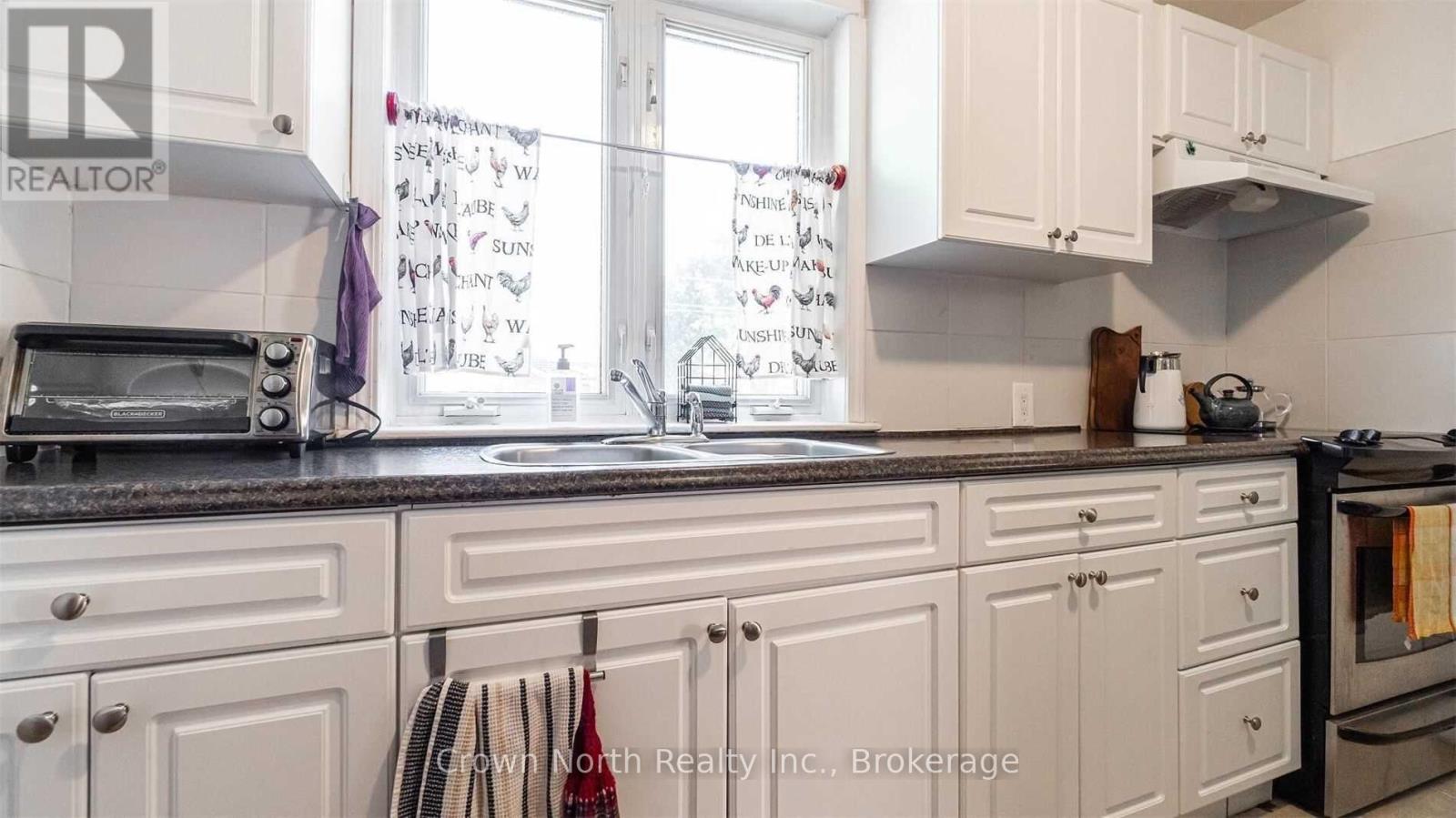 196 Blucher Street, Kitchener, Ontario  N2H 5V7 - Photo 13 - X13837674