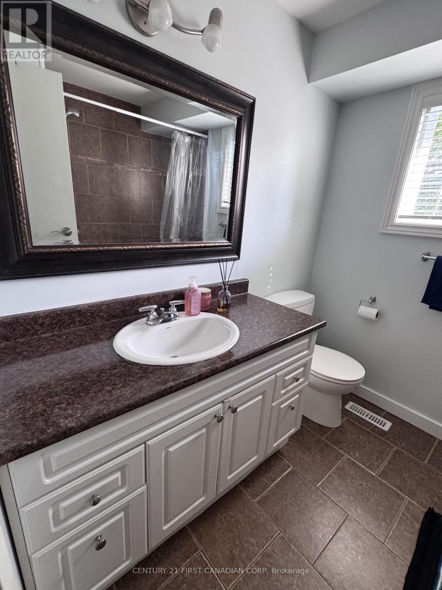 21 Denlaw Road, London North (North I), Ontario  N6G 3L3 - Photo 14 - X13833236