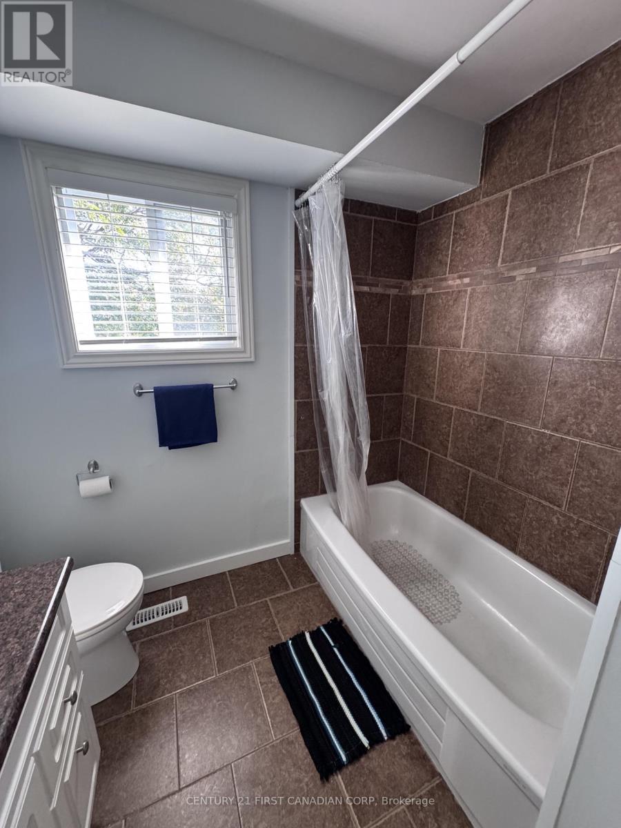 21 Denlaw Road, London North (North I), Ontario  N6G 3L3 - Photo 15 - X13833236