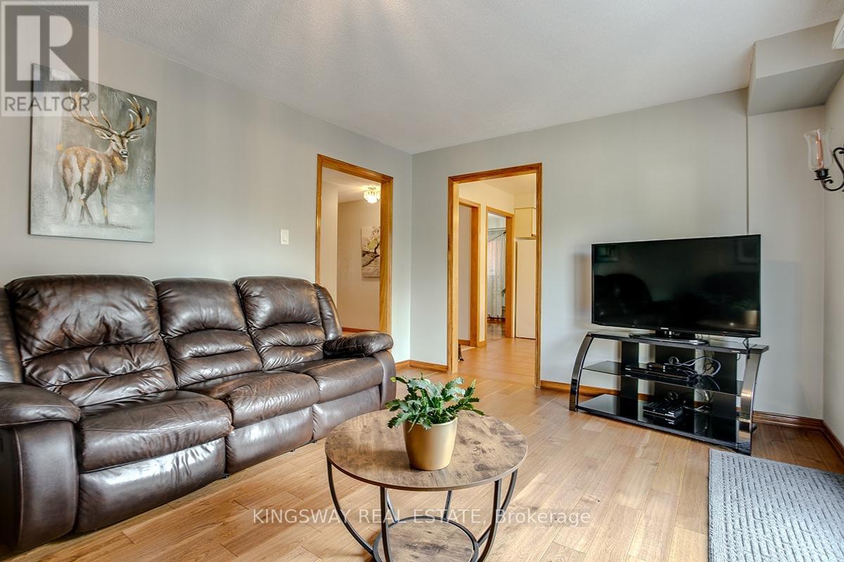 407 Glenashton Drive, Oakville, Ontario  L6H 4V7 - Photo 14 - W13837682