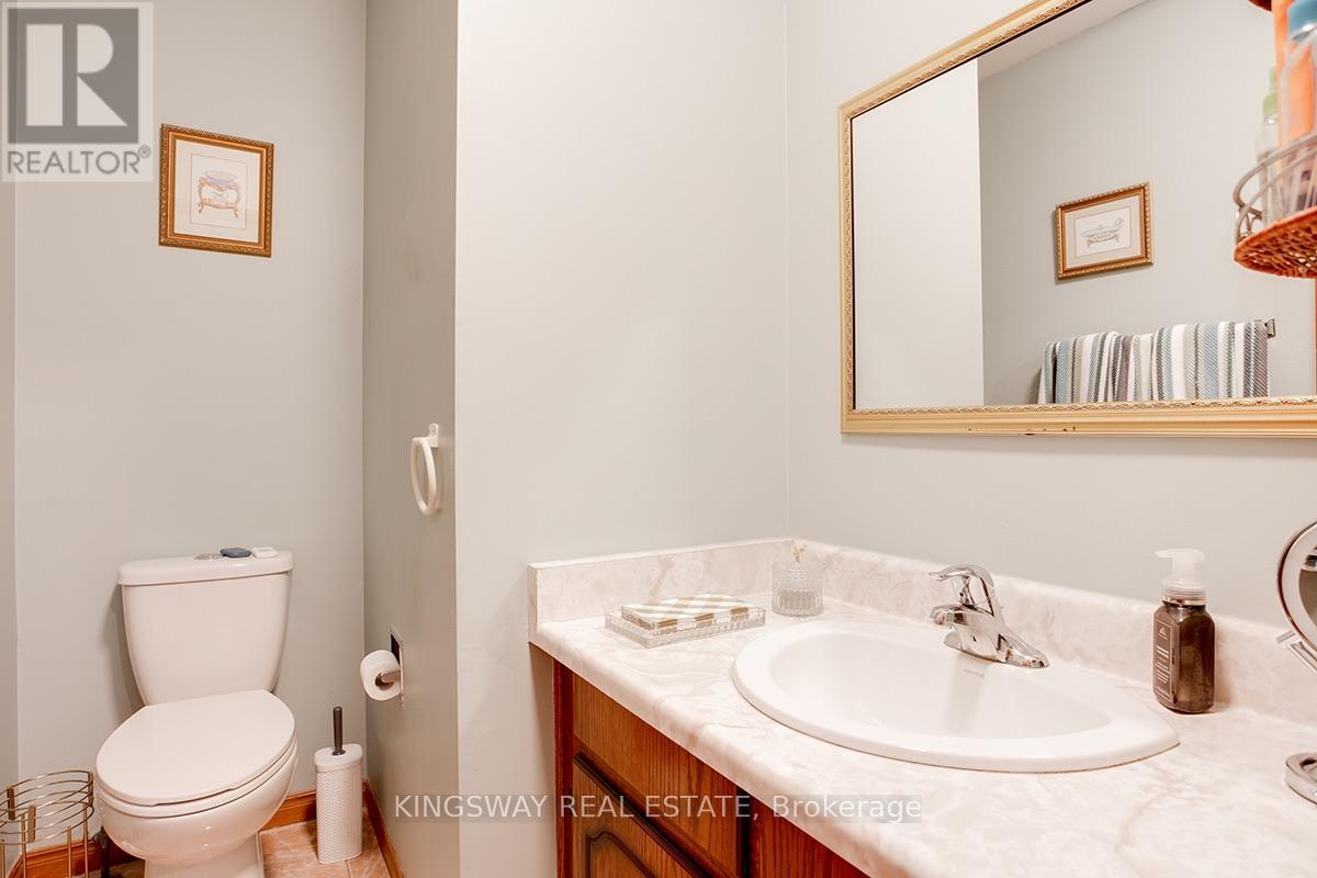 407 Glenashton Drive, Oakville, Ontario  L6H 4V7 - Photo 19 - W13837682