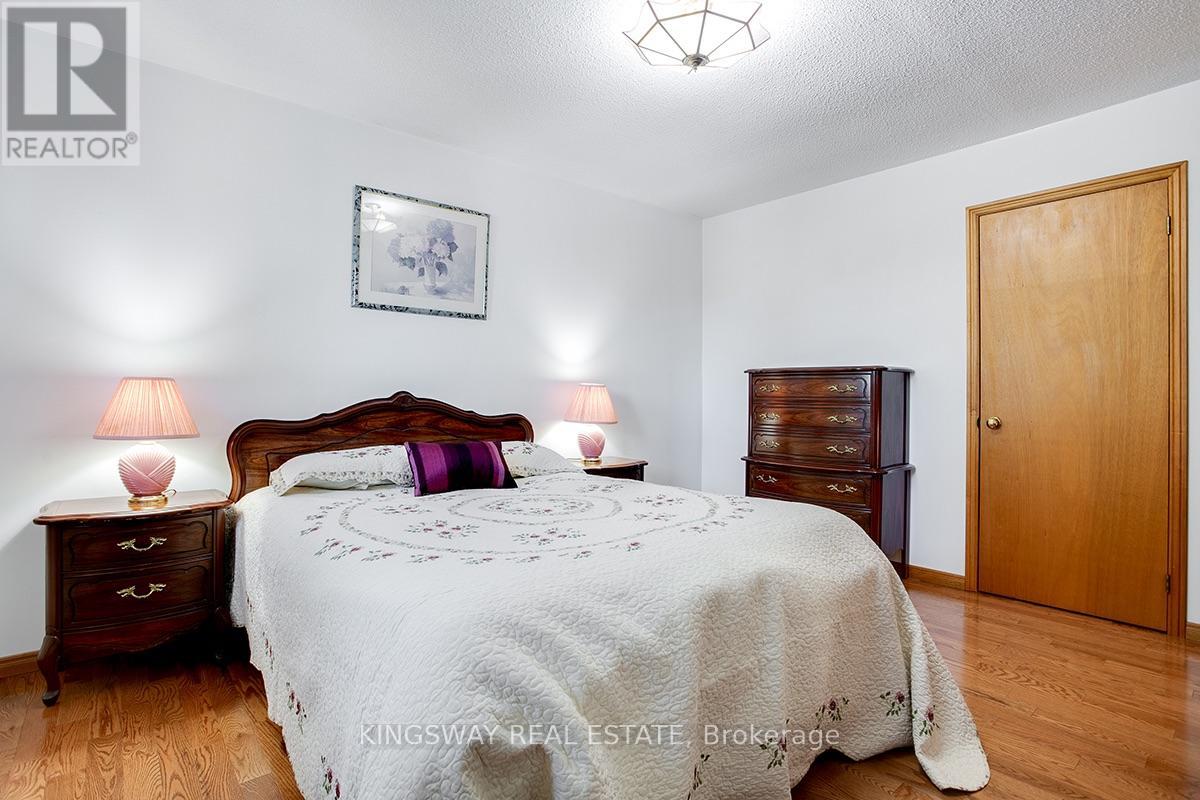 407 Glenashton Drive, Oakville, Ontario  L6H 4V7 - Photo 24 - W13837682
