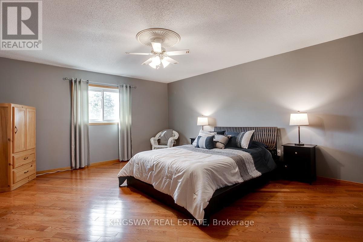 407 Glenashton Drive, Oakville, Ontario  L6H 4V7 - Photo 27 - W13837682
