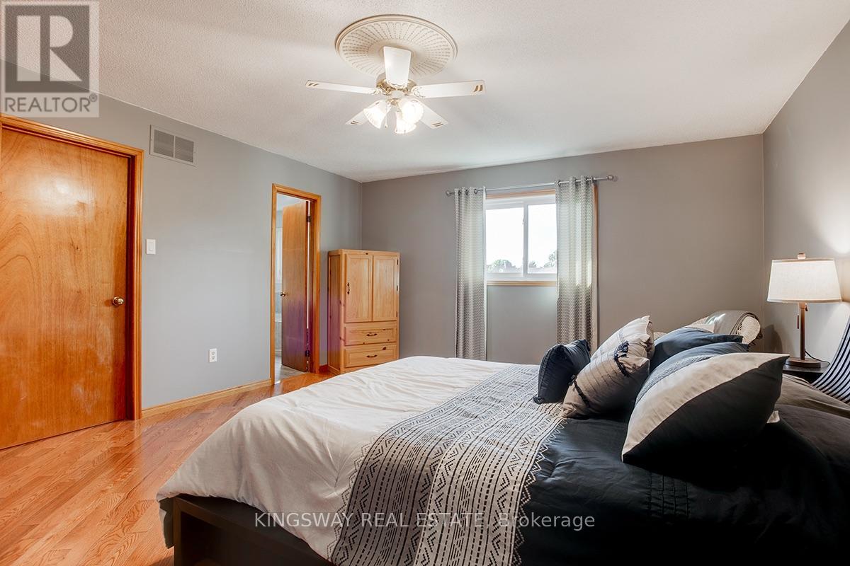 407 Glenashton Drive, Oakville, Ontario  L6H 4V7 - Photo 28 - W13837682