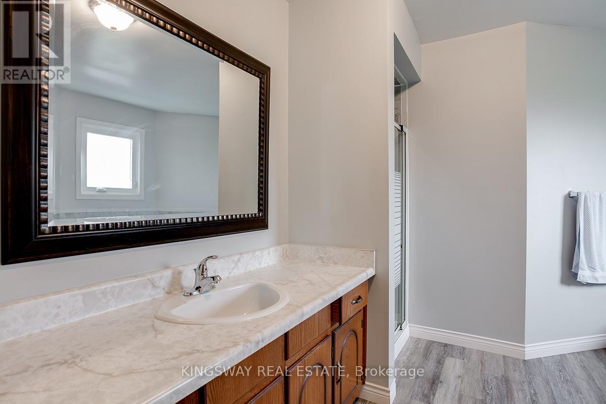 407 Glenashton Drive, Oakville, Ontario  L6H 4V7 - Photo 29 - W13837682