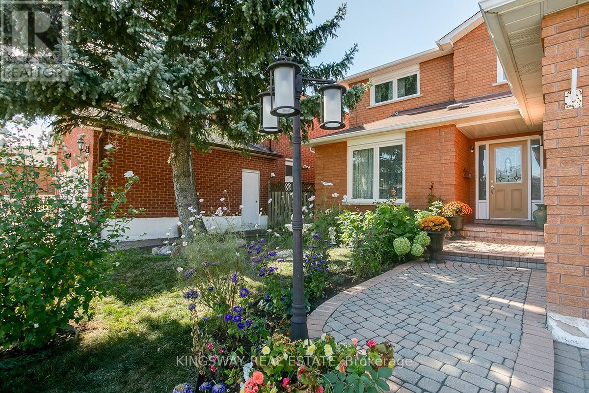 407 Glenashton Drive, Oakville, Ontario  L6H 4V7 - Photo 3 - W13837682