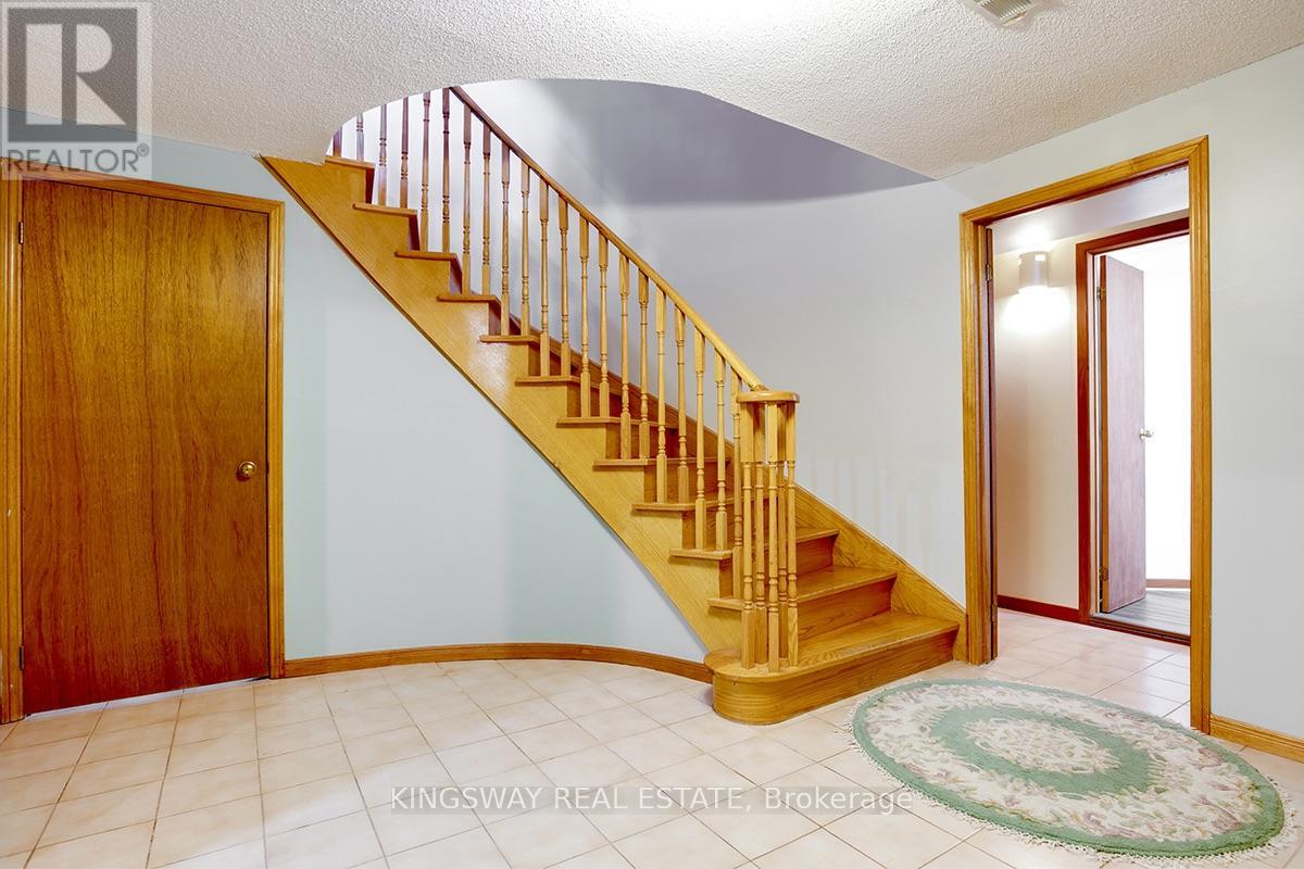 407 Glenashton Drive, Oakville, Ontario  L6H 4V7 - Photo 32 - W13837682
