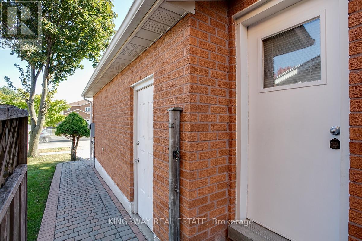 407 Glenashton Drive, Oakville, Ontario  L6H 4V7 - Photo 36 - W13837682