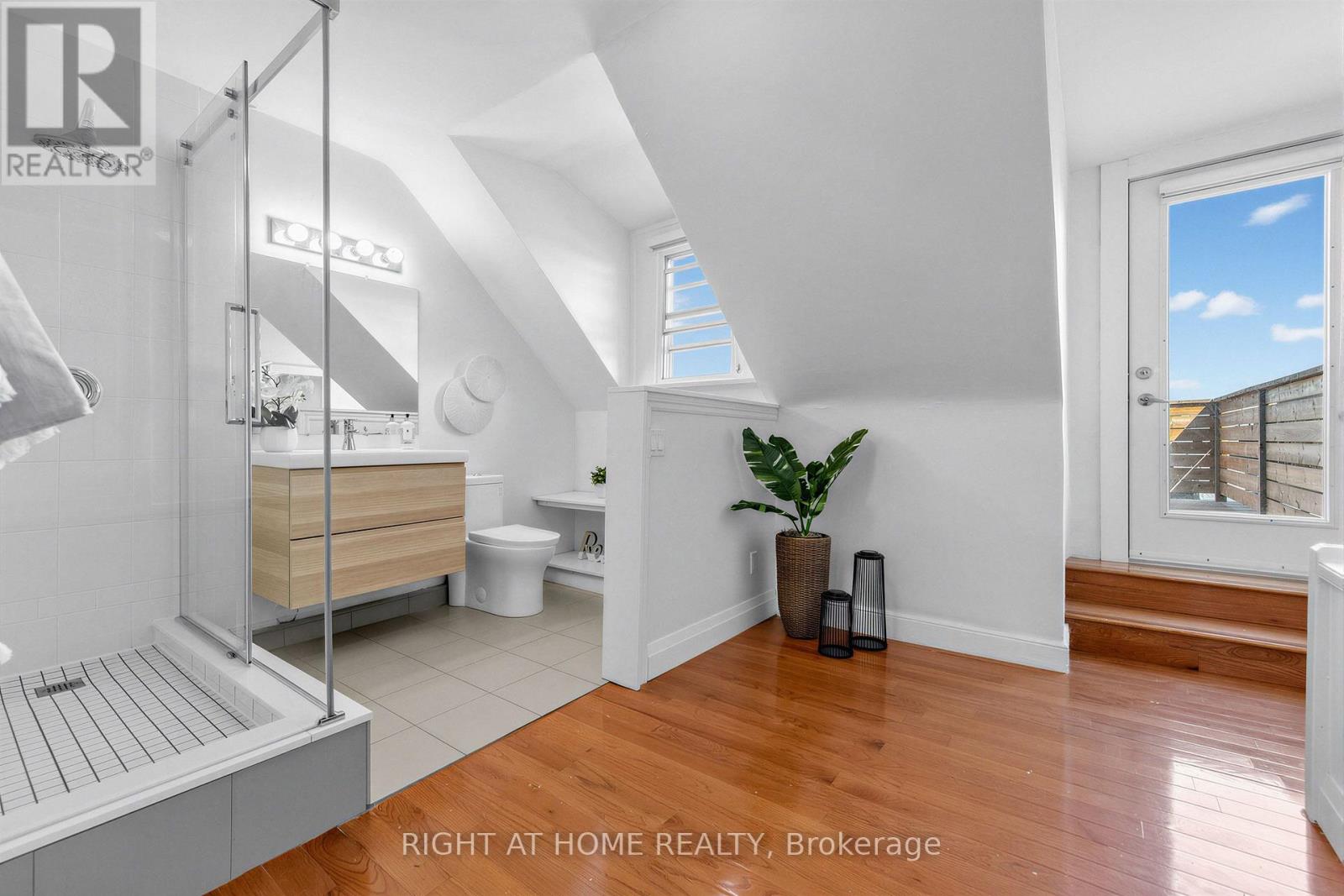 117 Concord Avenue, Toronto, Ontario  M6H 2P2 - Photo 19 - C13837702