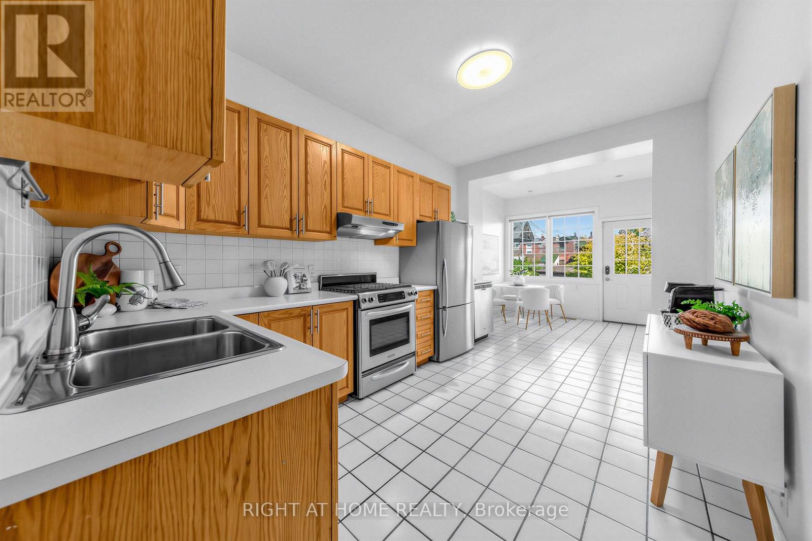 117 Concord Avenue, Toronto, Ontario  M6H 2P2 - Photo 9 - C13837702
