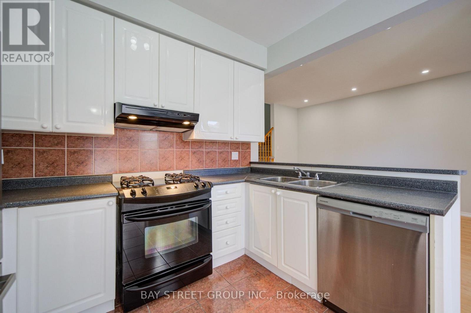 10 Tallships Drive, Whitby, Ontario  L1N 9V4 - Photo 15 - E13837718